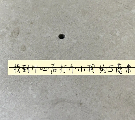 深圳瓷砖空鼓维修公司专业解答在瓷砖铺贴过程中，如果砂料搅拌不均匀，将会带来以下问题